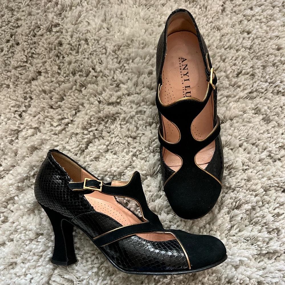 ANYI LU black/gold heels